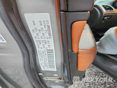 Zdjęcie 12 z 12 samochodu: 2013 JEEP GRAND CHEROKEE OVERLAND VIN:1C4RJECT2DC537917 - miniatura