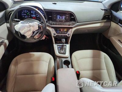 Zdjęcie 8 z 13 samochodu: 2017 HYUNDAI ELANTRA SE VIN:5NPD74LF4HH077733 - miniatura