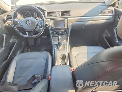 Zdjęcie 8 z 12 samochodu: 2016 VOLKSWAGEN PASSAT SE VIN:1VWBT7A37GC013707 - miniatura