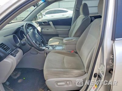 Zdjęcie 7 z 13 samochodu: 2013 TOYOTA HIGHLANDER PLUS VIN:5TDBK3EHXDS212121 - miniatura