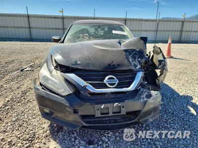 Piąte zdjęcie samochodu w środku: 2017 NISSAN ALTIMA 2.5 SV VIN:1N4AL3AP2HC179344 - miniatura