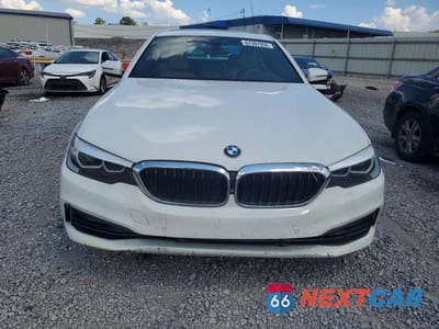 Piąte zdjęcie samochodu w środku: 2018 BMW 530E VIN:WBAJA9C57JB250187 - miniatura
