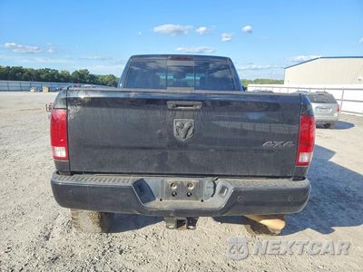 Zdjęcie 6 z 12 samochodu: 2018 RAM 2500 SLT VIN:3C6UR5DJ0JG134647 - miniatura