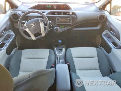 Zdjęcie 8 z 12 samochodu: 2013 TOYOTA PRIUS C TWO VIN:JTDKDTB38D1050313 - miniatura