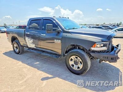 Czwarte zdjęcie samochodu z boku: 2018 RAM 2500 LARAMIE VIN:3C6UR5FL2JG216569 - miniatura