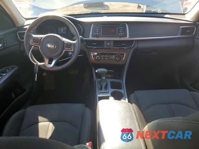 Zdjęcie 8 z 12 samochodu: 2017 KIA OPTIMA LX VIN:5XXGT4L31HG137137 - miniatura