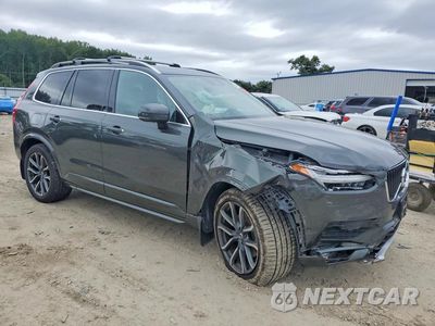 Czwarte zdjęcie samochodu z boku: 2018 VOLVO XC90 T6 VIN:YV4A22PK5J1322305 - miniatura