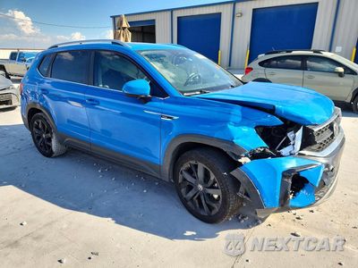 Czwarte zdjęcie samochodu z boku: 2022 VOLKSWAGEN TAOS SE IQ DRIVE VIN:3VVLX7B20NM083029 - miniatura