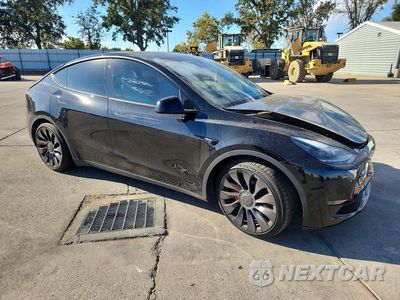 Czwarte zdjęcie samochodu z boku: 2023 TESLA MODEL Y VIN:7SAYGDEF5PF739432 - miniatura