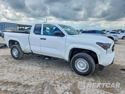 Czwarte zdjęcie samochodu z boku: 2024 TOYOTA TACOMA SR VIN:3TYJDAHN4RT015050 - miniatura