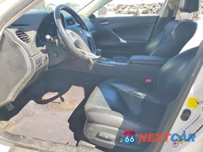 Zdjęcie 7 z 12 samochodu: 2012 LEXUS IS 350 VIN:JTHCE5C21C5002984 - miniatura