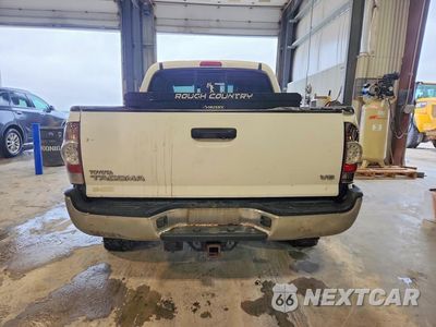 Zdjęcie 6 z 12 samochodu: 2013 TOYOTA TACOMA V6 VIN:3TMLU4EN8DM112366 - miniatura