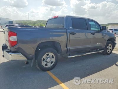 Trzecie zdjęcie samochodu z tyłu: 2016 TOYOTA TUNDRA SR5 VIN:5TFDW5F15GX497934 - miniatura