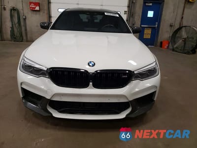 Piąte zdjęcie samochodu w środku: 2019 BMW M5 VIN:WBSJF0C56KB284857 - miniatura