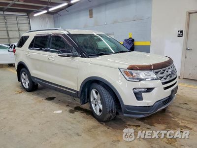 Czwarte zdjęcie samochodu z boku: 2018 FORD EXPLORER XLT VIN:1FM5K8D83JGA65170 - miniatura