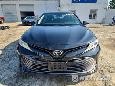 Piąte zdjęcie samochodu w środku: 2018 TOYOTA CAMRY XLE VIN:4T1B11HK5JU027184 - miniatura