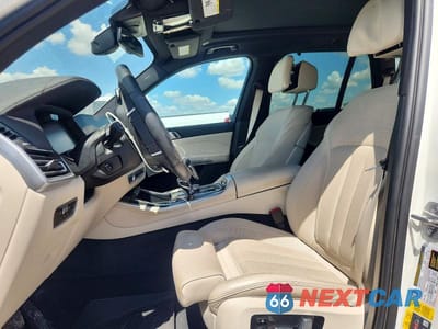 Zdjęcie 7 z 13 samochodu: 2022 BMW X5 XDRIVE45E VIN:5UXTA6C03N9M00273 - miniatura