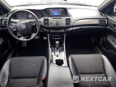 Zdjęcie 8 z 13 samochodu: 2017 HONDA ACCORD SPORT VIN:1HGCR2F50HA216181 - miniatura