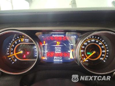 Zdjęcie 9 z 13 samochodu: 2018 JEEP WRANGLER UNLIMITED SAHARA VIN:1C4HJXEGXJW173585 - miniatura