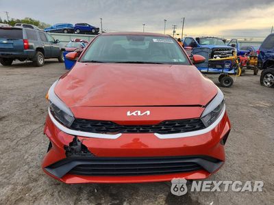 Piąte zdjęcie samochodu w środku: 2024 KIA FORTE LXS VIN:3KPF24AD5RE716572 - miniatura