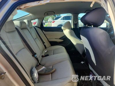 Zdjęcie 10 z 12 samochodu: 2019 HONDA ACCORD LX VIN:1HGCV1F15KA034308 - miniatura