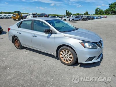 Czwarte zdjęcie samochodu z boku: 2018 NISSAN SENTRA S VIN:3N1AB7AP0JY334557 - miniatura