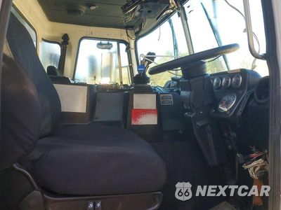 Zdjęcie 7 z 13 samochodu: 2011 AUTOCAR XPEDITOR REFUSE TRUCK VIN:5VCACRKF6BH211938 - miniatura