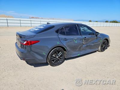 Trzecie zdjęcie samochodu z tyłu: 2025 TOYOTA CAMRY SE VIN:4T1DAACKXSU118954 - miniatura