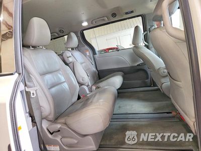 Zdjęcie 11 z 13 samochodu: 2015 TOYOTA SIENNA XLE 8-PASSENGER VIN:5TDYK3DC3FS566114 - miniatura