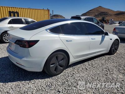 Trzecie zdjęcie samochodu z tyłu: 2018 TESLA MODEL 3 VIN:5YJ3E1EA4JF044298 - miniatura