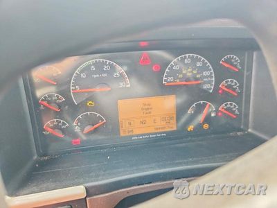 Zdjęcie 9 z 14 samochodu: 2016 VOLVO VNL SEMI TRUCK VIN:4V4NC9EH9GN929363 - miniatura