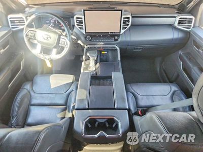 Zdjęcie 8 z 12 samochodu: 2022 TOYOTA TUNDRA PLATINUM VIN:5TFNA5EC1NX005015 - miniatura
