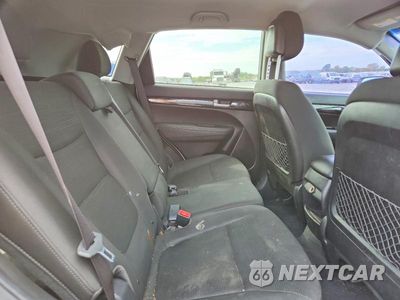 Zdjęcie 11 z 13 samochodu: 2015 KIA SORENTO LX VIN:5XYKTDA78FG606023 - miniatura