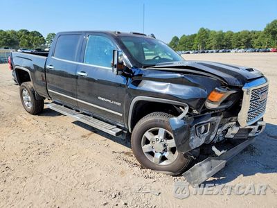 Czwarte zdjęcie samochodu z boku: 2019 GMC SIERRA K3500 DENALI VIN:1GT42WEY5KF142051 - miniatura