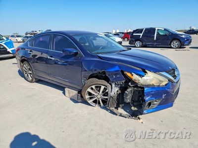 Czwarte zdjęcie samochodu z boku: 2017 NISSAN ALTIMA 2.5 SR VIN:1N4AL3AP3HC142416 - miniatura