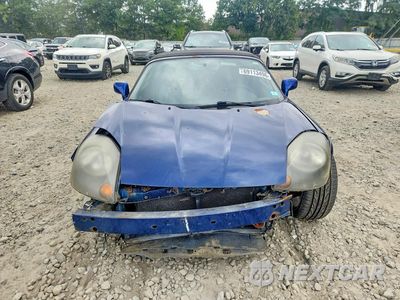 Piąte zdjęcie samochodu w środku: 2002 TOYOTA MR2 SPYDER VIN:JTDFR320320051395 - miniatura
