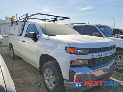 Czwarte zdjęcie samochodu z boku: 2020 CHEVROLET SILVERADO C1500 VIN:3GCNWAEF2LG382913 - miniatura