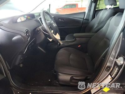 Zdjęcie 7 z 12 samochodu: 2017 TOYOTA PRIUS TWO VIN:JTDKBRFU3H3036373 - miniatura