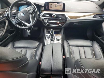 Zdjęcie 8 z 12 samochodu: 2019 BMW 530E VIN:WBAJA9C54KB254148 - miniatura
