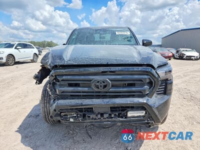 Piąte zdjęcie samochodu w środku: 2025 TOYOTA TACOMA SR5 VIN:3TMLB5JN4SM193414 - miniatura
