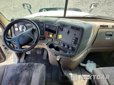 Zdjęcie 8 z 14 samochodu: 2017 FREIGHTLINER CASCADIA 125 SEMI TRUCK VIN:3AKJGLDR8HSJA6709 - miniatura