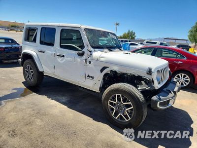 Czwarte zdjęcie samochodu z boku: 2026 JEEP WRANGLER SAHARA VIN:1C4PJXEN2TW264430 - miniatura