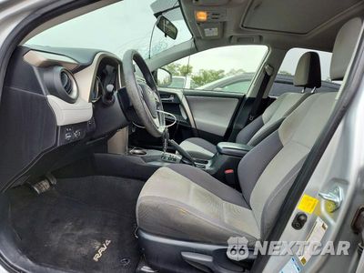Zdjęcie 7 z 13 samochodu: 2015 TOYOTA RAV4 XLE VIN:JTMRFREV5FJ041645 - miniatura