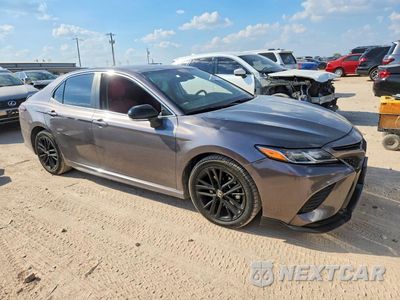 Czwarte zdjęcie samochodu z boku: 2022 TOYOTA CAMRY SE VIN:4T1G11AK0NU703076 - miniatura