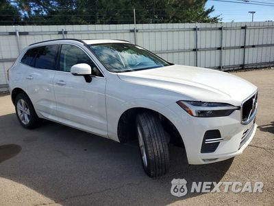 Czwarte zdjęcie samochodu z boku: 2022 VOLVO XC60 B5 MOMENTUM VIN:YV4L12RK6N1059109 - miniatura
