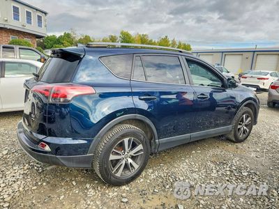 Trzecie zdjęcie samochodu z tyłu: 2018 TOYOTA RAV4 XLE VIN:JTMRFREV8JJ176482 - miniatura