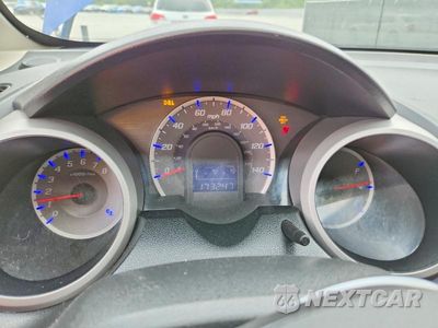 Zdjęcie 9 z 13 samochodu: 2013 HONDA FIT VIN:JHMGE8H37DC055593 - miniatura