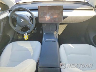 Zdjęcie 8 z 12 samochodu: 2024 TESLA MODEL Y VIN:7SAYGDEE5RF004377 - miniatura