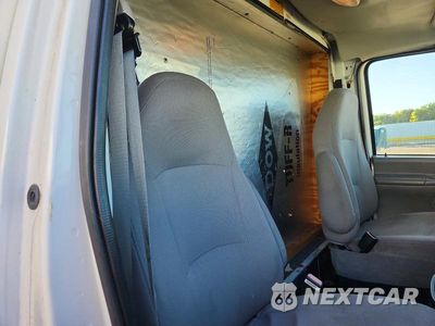 Zdjęcie 11 z 13 samochodu: 2005 FORD E450 BOX TRUCK VIN:1FDXE45P25HB44165 - miniatura