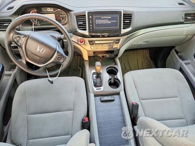 Zdjęcie 8 z 13 samochodu: 2016 HONDA PILOT EX VIN:5FNYF5H32GB011056 - miniatura